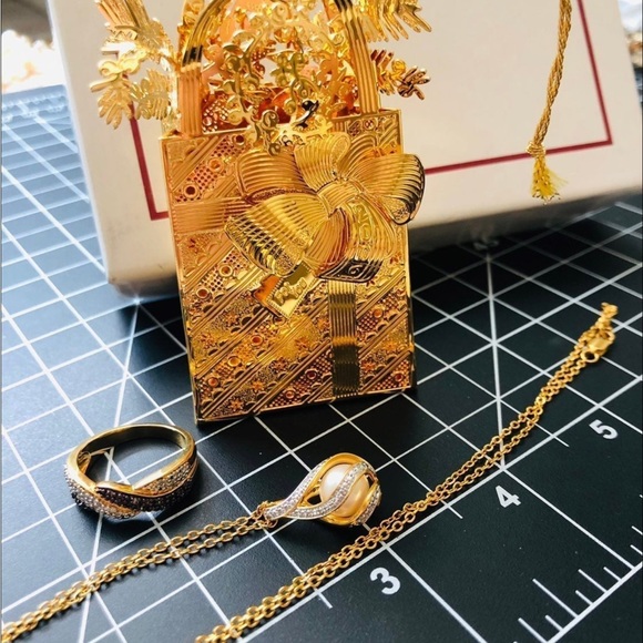 Vintage “new” Danbury Mint gift Christmas Jewelry - Picture 15 of 17